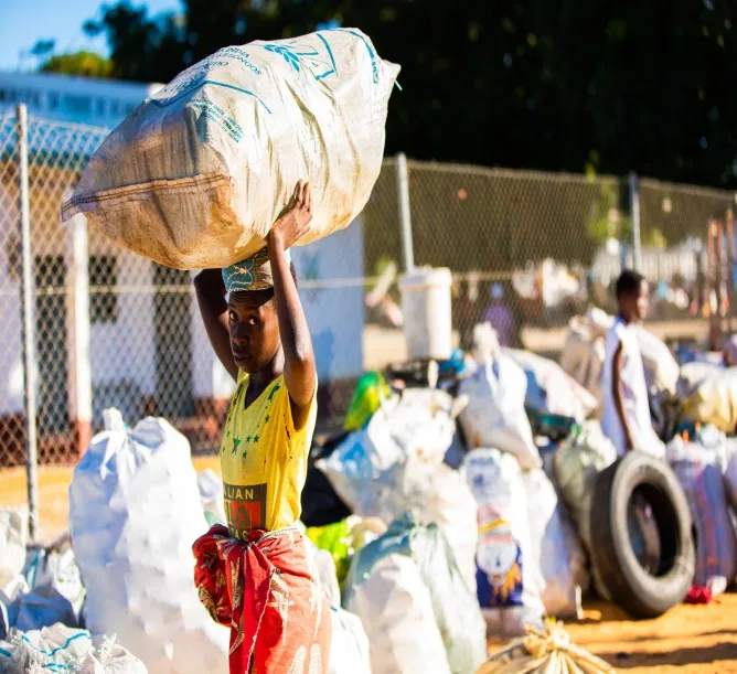 An activity from the Coastal Waste Resilience initiative